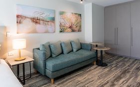 Nightelier Narrabeen